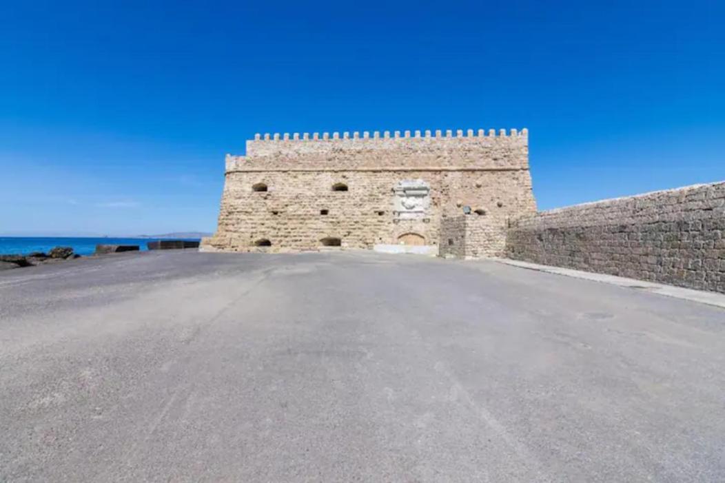 Athina At Center. Héraklion